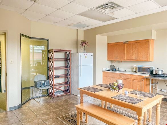 Motivated Seller – ±13,876 SF Office between Downtown and Exxon