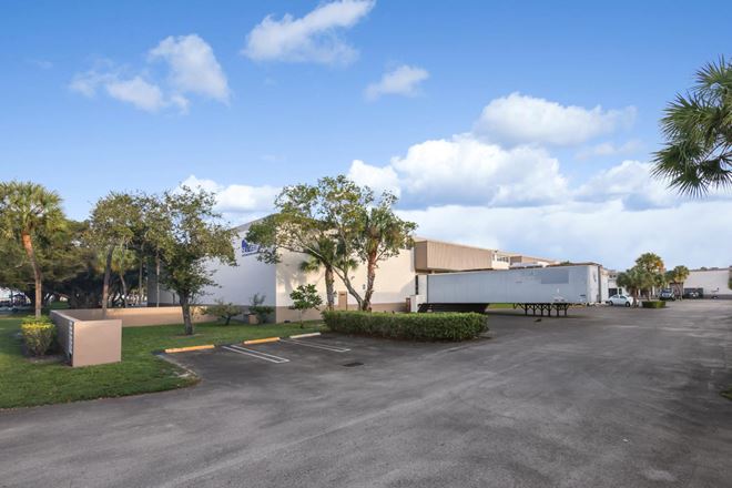 5800 Miami Lakes Drive