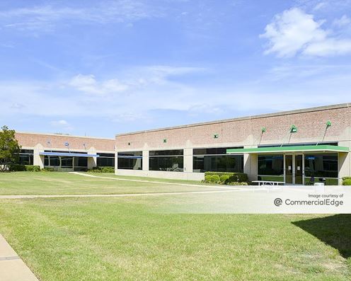 Monterey Oaks - 5700 South MoPac Expwy