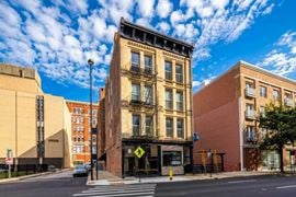 126 W 6th St