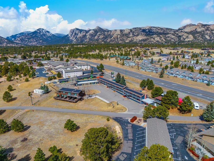 Coyote Mountain Lodge
