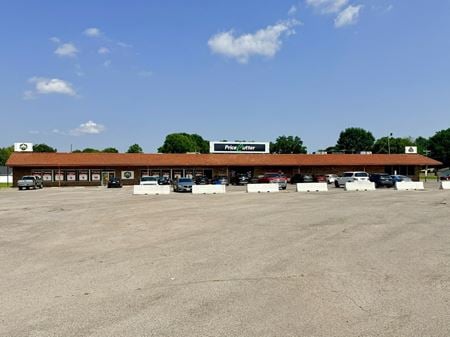 Retail space for Sale at 1 Villa Shopping Ctr in New Madrid