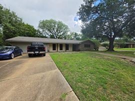 201 W Brookside