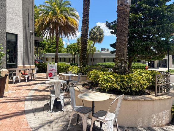 FL, Fort Lauderdale- 100 N. Federal Highway