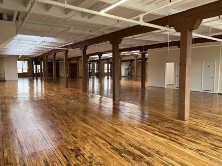 Industrial space for Sale at 1631-1639 W. Carroll Ave in Chicago