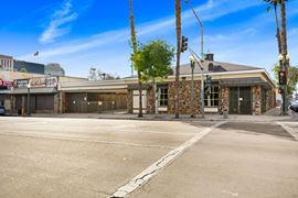 401 W 4th St Corner Lot w Parking