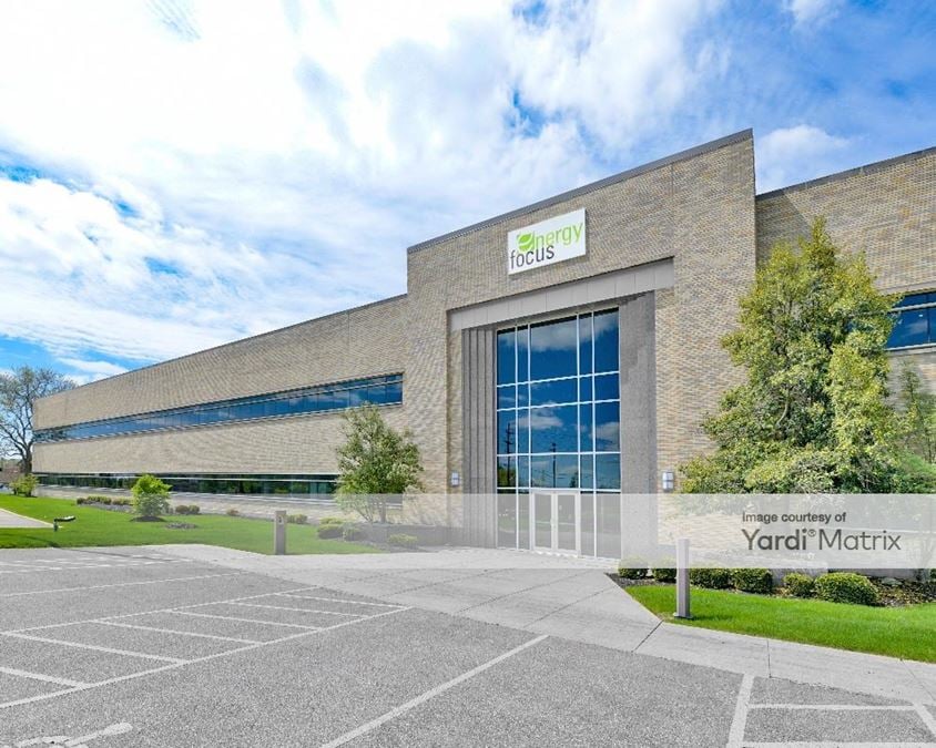 32000 Aurora Road 32000 Aurora Road Industrial Building