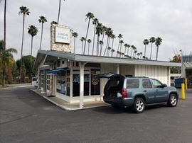 Sunny Hills Corner Building