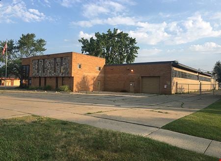 Photo of commercial space at 15201 E Twelve Mile Road in Roseville