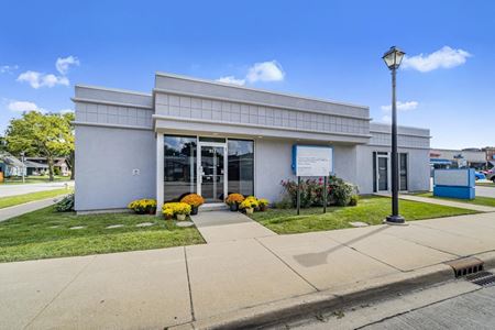 Photo of commercial space at 311 N York St in Elmhurst