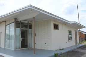 1102 Meeting St