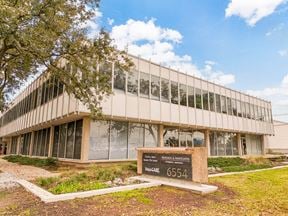 Full-Service Office Suites for Lease near Bon Carré