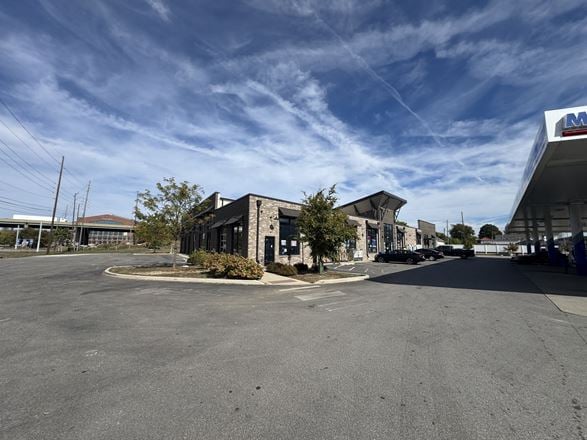 Retail space for Rent at 324 W Morris St in Indianapolis
