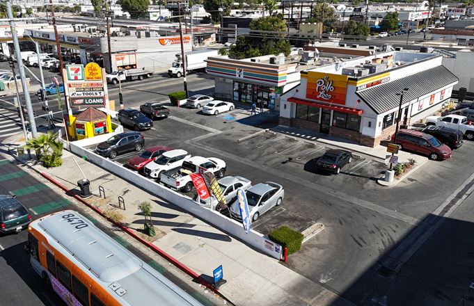 Fixturized Restaurant in 7 Eleven + El Pollo Loco Anchored Center