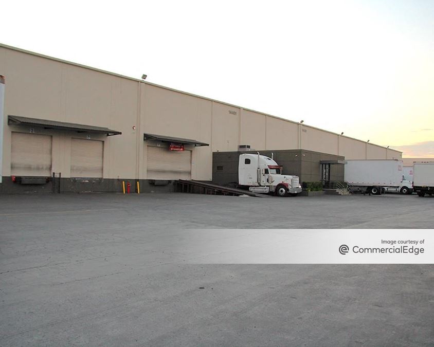 Voit La Mirada Distribution Center - 14401 Industry Circle