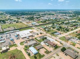 525 Tower Dr, Moore OK 73160