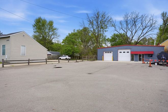 3499 E Main St