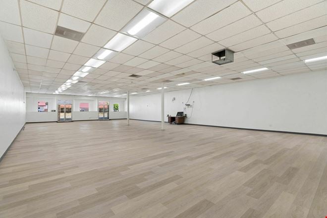 High Exposure Retail Building: 2 Units