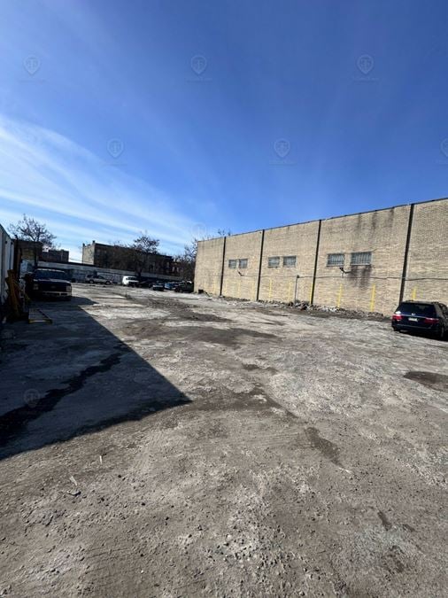 30,000 SF | 4029 Park Avenue | Parking/Land For Lease