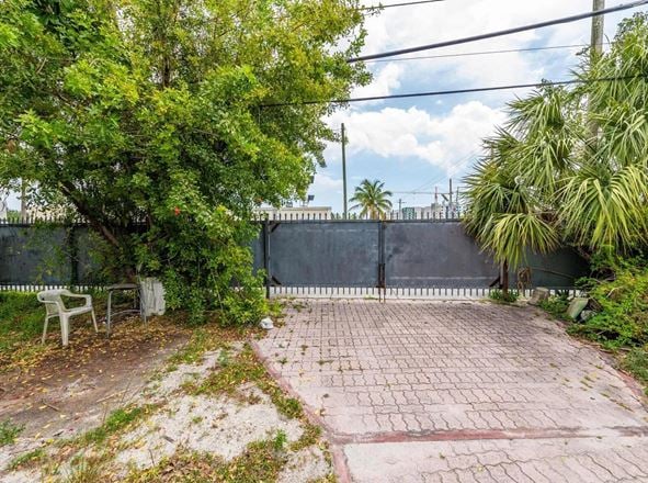 400 NW 1st St & 104 NW 5th Ave Dania Beach,