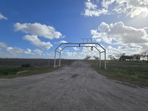 LARGE LAND TRACT FOR DEVELOPMENT
