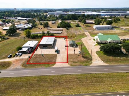 Retail space for Sale at 907 Us Highway 287 N in Grapeland