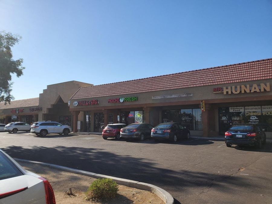 University Park Shopping Center - 960 W University Dr | Retail Space