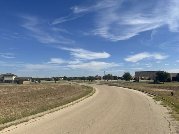 4294 Treanor Drive - 6.185 ACRES