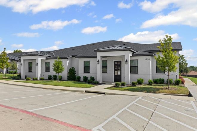 1210 N Kimball Ave