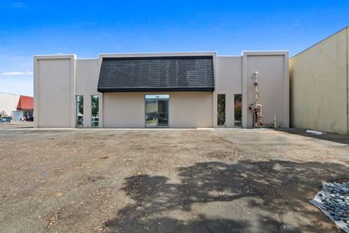 1405 N Manzanita St
