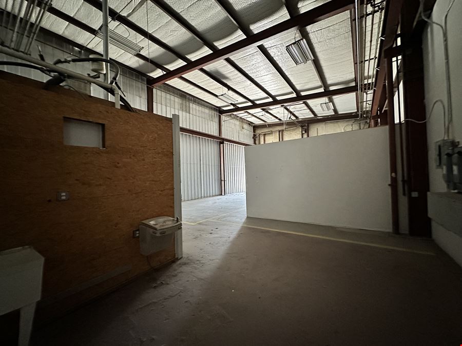 2833 Roosevelt Ave