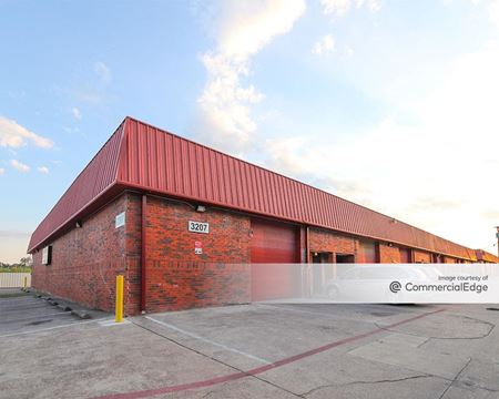 Photo of commercial space at 3207 South Peachtree Road in Balch Springs