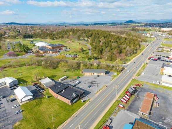 RENOVATED TWO-LEVEL COMMERCIAL SPACE NEAR DOWNTOWN HARRISONBURG