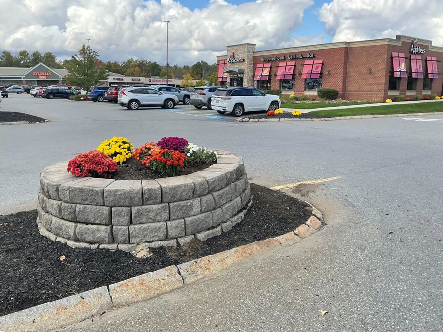 Shaw's Plaza Waterville