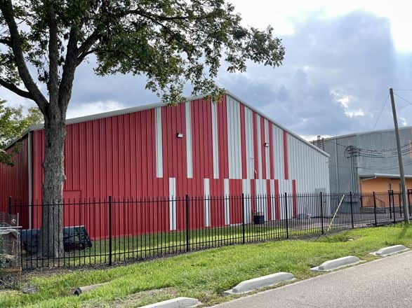 Air- conditioned Warehouse 
