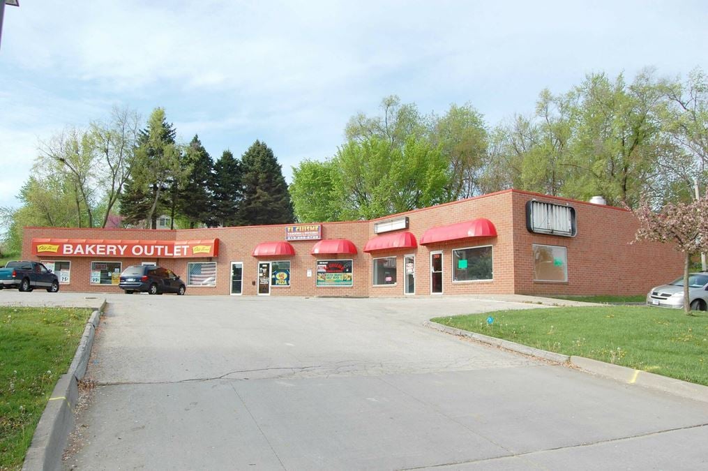 2922 Merle Hay Rd., Des Moines, IA Retail Space