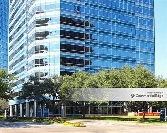 Four Oaks Place - Wells Fargo Tower