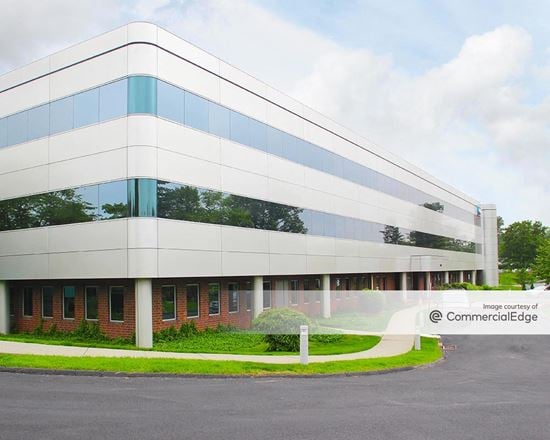 Northern Westchester Executive Park - 2649 Strang Blvd