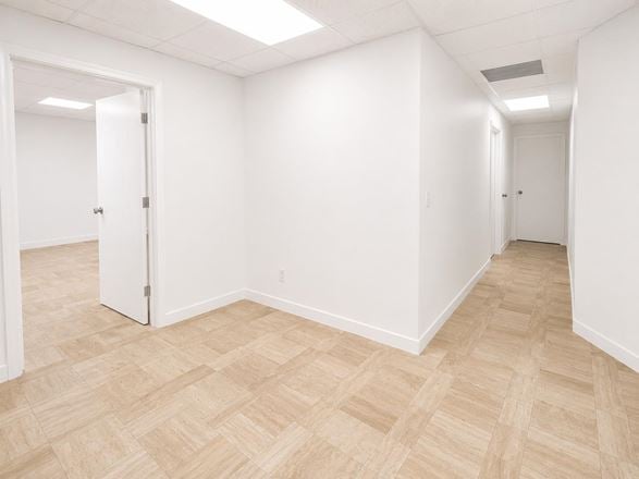 2818-20 NW 72nd Avenue