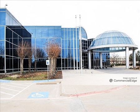 Commercial space for Rent at 5700 Democracy Drive in Plano