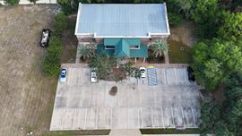 Mixed Use Medical Office w/ Three Apartment Rentals