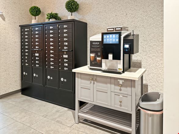 Regus - Ontario - W 6th Street