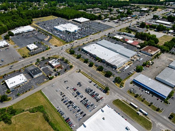Showroom Square
