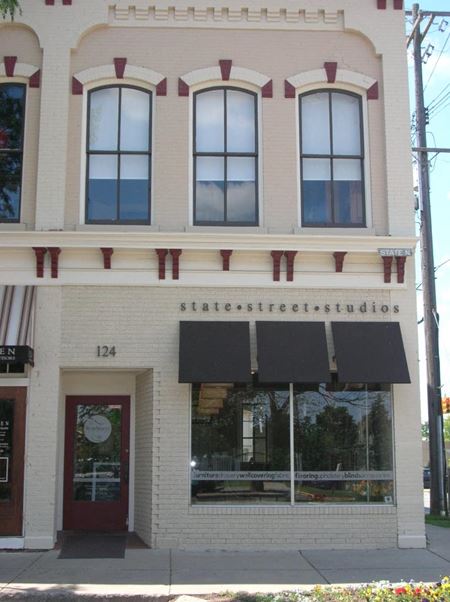 Photo of commercial space at 124 North State Street in Howell