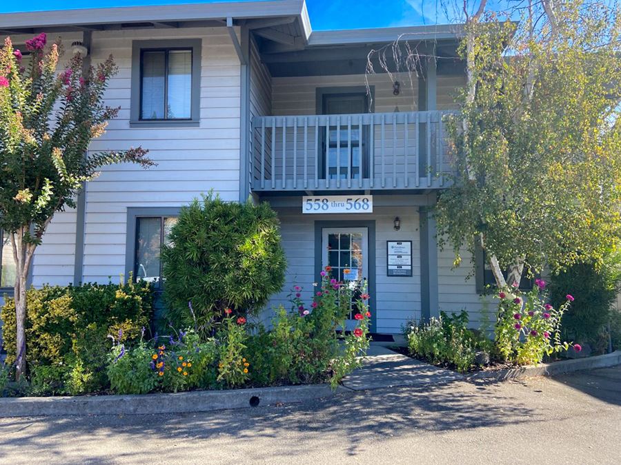 558-560 3rd Street West