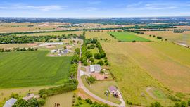 Live/Work Property with Industrial-Grade Workshop