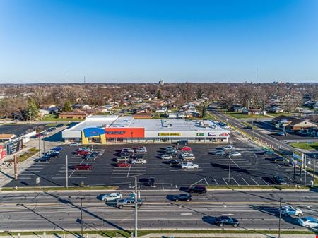 Retail space for Sale at 902-914 N Cable Rd in Lima