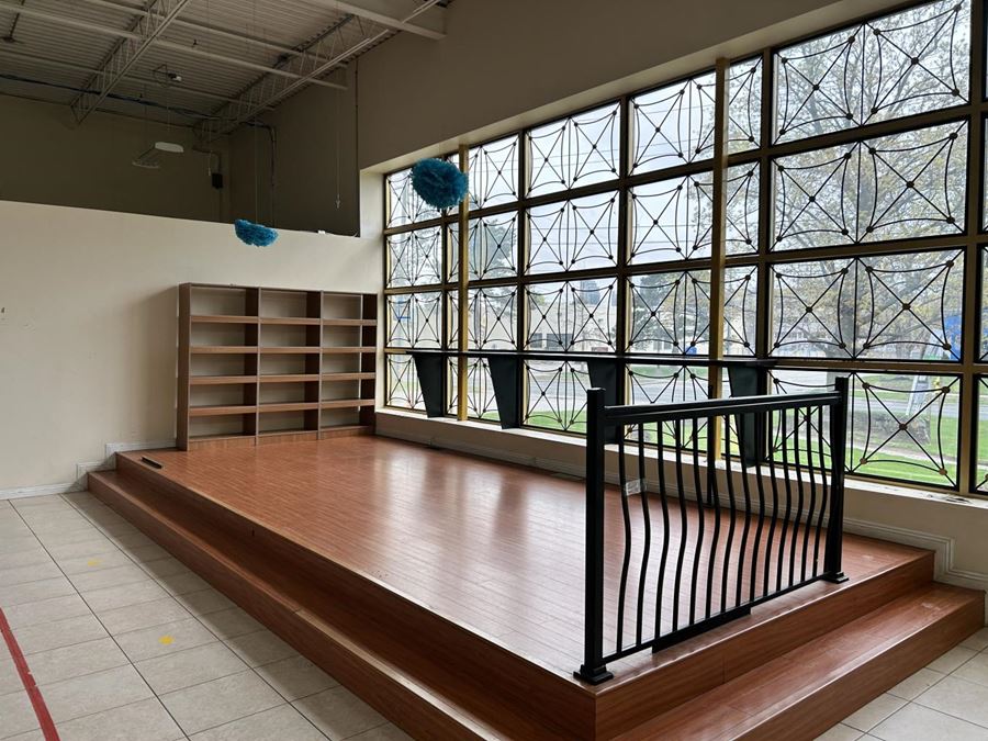 150 Lesmill Rd, North York, Ontario M3B 2T5 