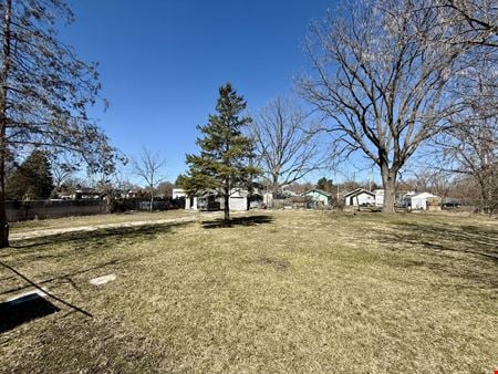 Photo of commercial space at 913 East Gier Street in Lansing