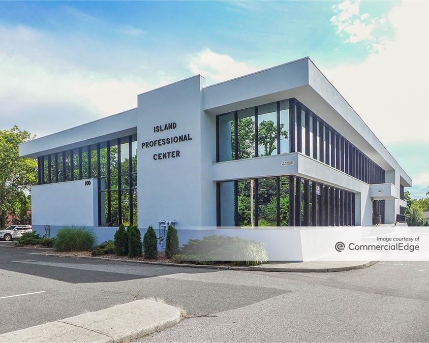 100 Hill Road, Plainview, NY 11803